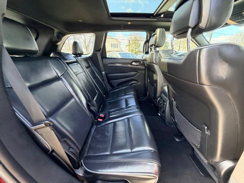 Used 2020 Jeep Grand Cherokee Overland AWD/4WD image 20