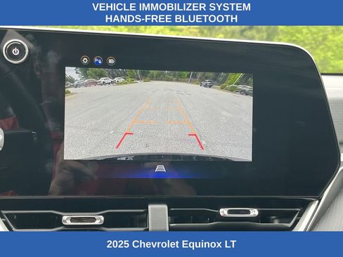 Used 2025 Chevrolet Equinox LT FWD image 5