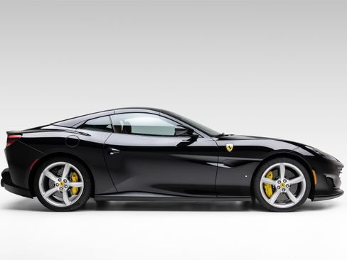 Used 2020 Ferrari Portofino RWD image 8