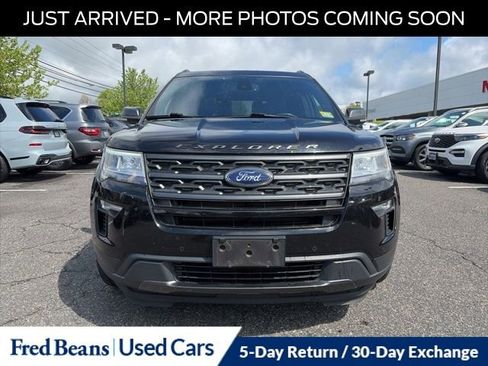 Used 2019 Ford Explorer XLT w/ Equipment Group 202A AWD/4WD image 2