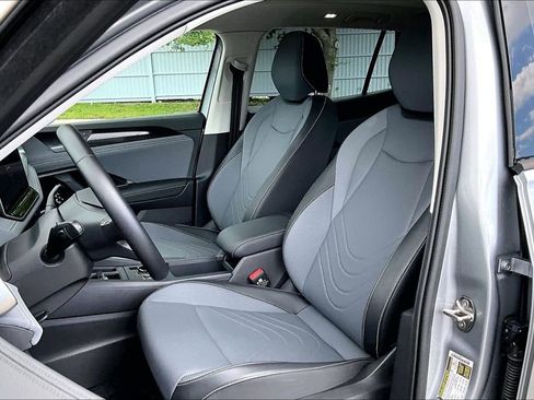 Certified 2026 Volkswagen Tiguan SE w/ Panoramic Sunroof Package FWD image 21