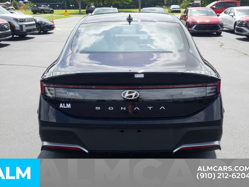 Used 2025 Hyundai Sonata SE image 6