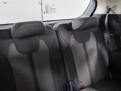 Used 2021 Kia Sorento LX image 29