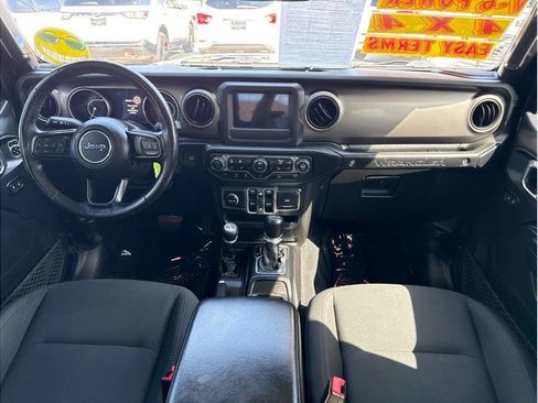 Used 2018 Jeep Wrangler Unlimited Sport S AWD/4WD image 28