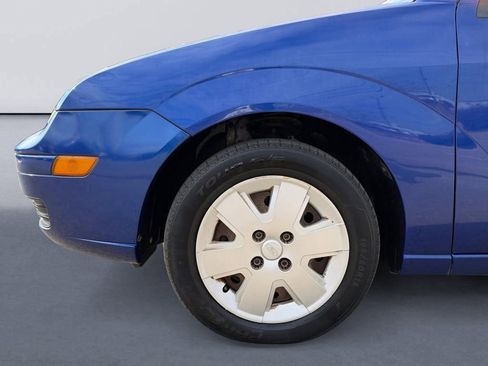 Used 2006 Ford Focus ZX4 image 10