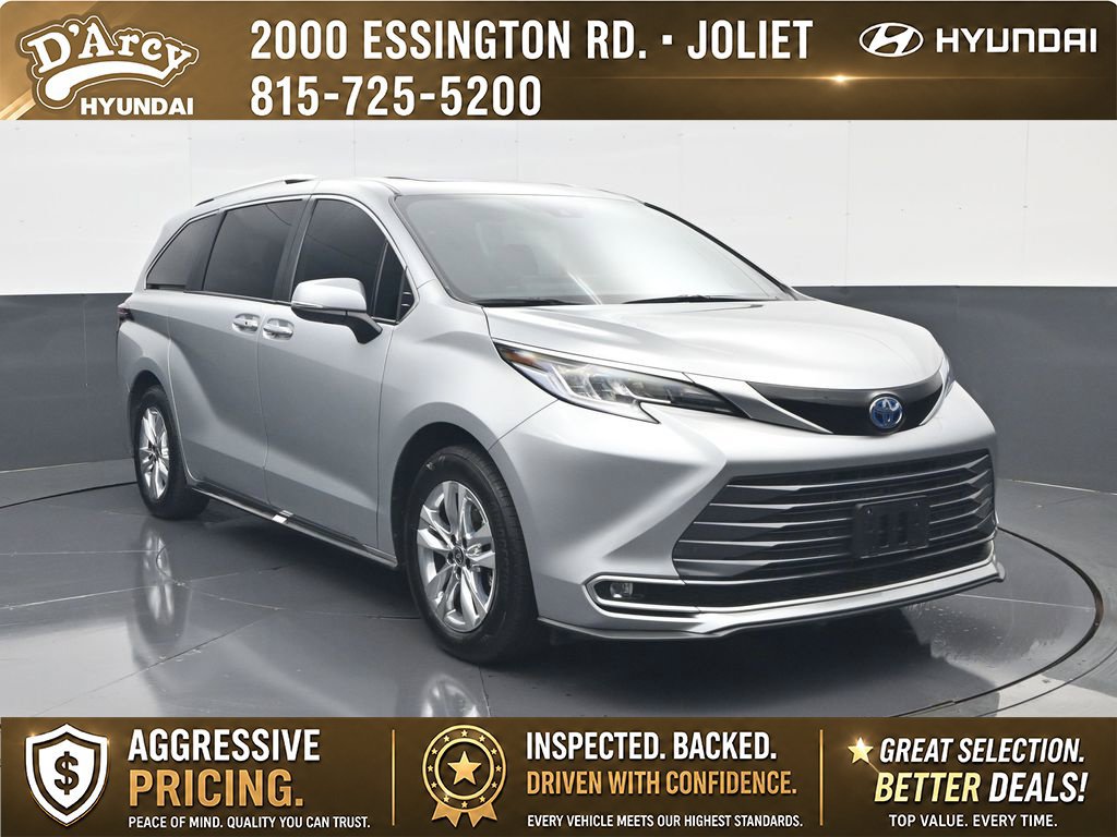 Used 2025 Toyota Sienna Limited AWD/4WD image 1