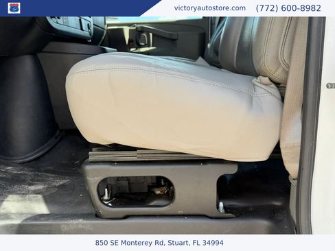 Used 2017 Chevrolet Express 2500 RWD image 22