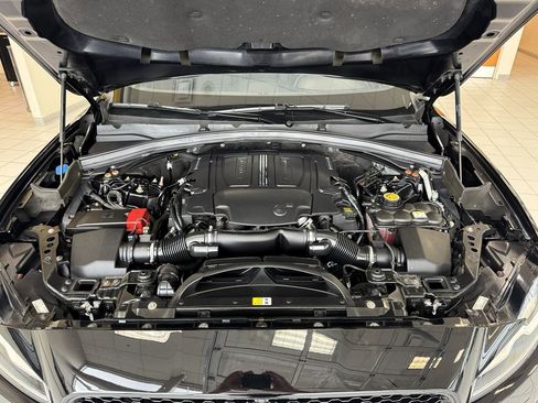 Used 2019 Jaguar F-PACE S image 65