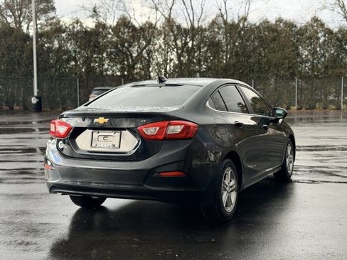 Used 2018 Chevrolet Cruze LT image 3