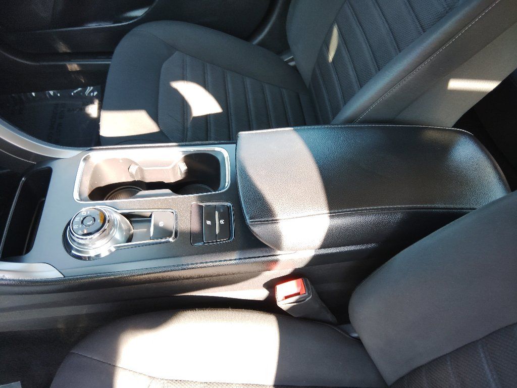 Used 2020 Ford Fusion SE FWD image 23