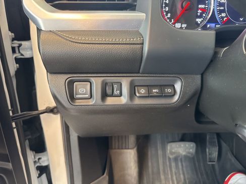 Used 2023 GMC Acadia SLT w/ Elevation Edition FWD image 14