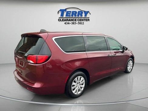 Used 2018 Chrysler Pacifica L image 4