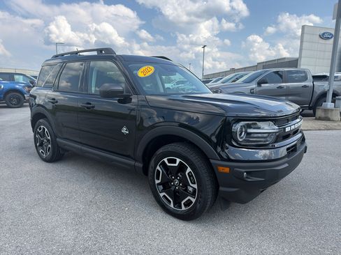Certified 2023 Ford Bronco Sport Outer Banks w/ Tech Package AWD/4WD image 3