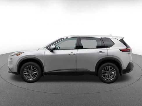 Used 2026 Nissan Rogue SV FWD image 5