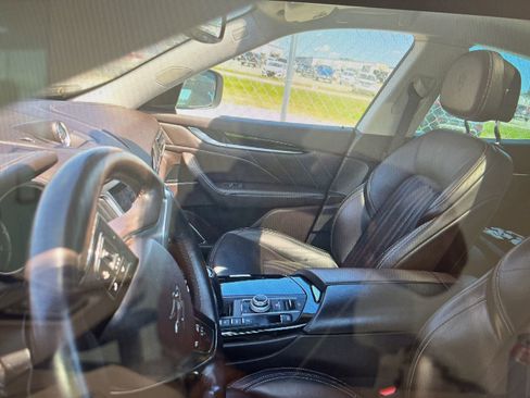 Used 2019 Maserati Levante image 5