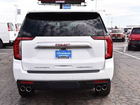 Used 2021 GMC Yukon Denali w/ Denali Premium Package image 6