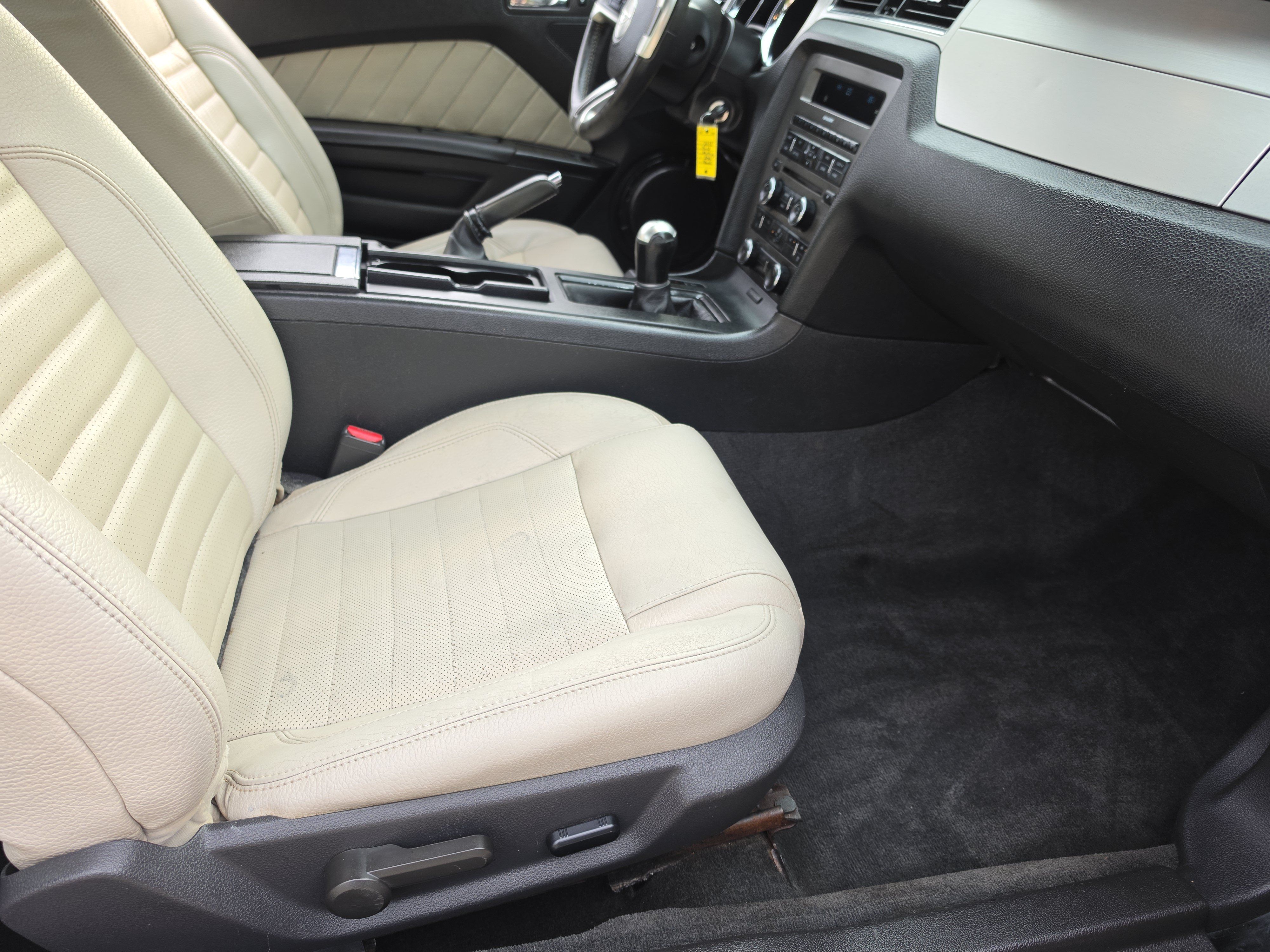 Used 2012 Ford Mustang Premium w/ V6 Performance Pkg RWD image 11