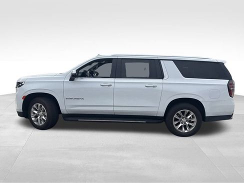 Used 2021 Chevrolet Suburban Premier w/ Premium Package image 15