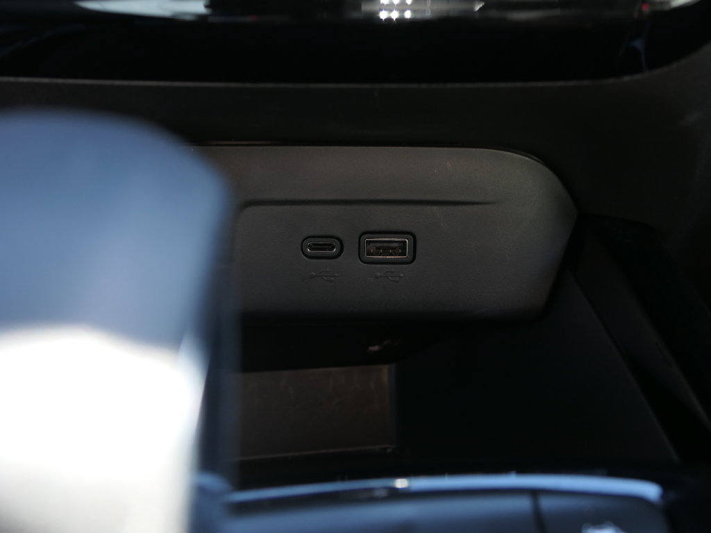Used 2025 Chevrolet Trax RS w/ Driver Confidence Package FWD image 19
