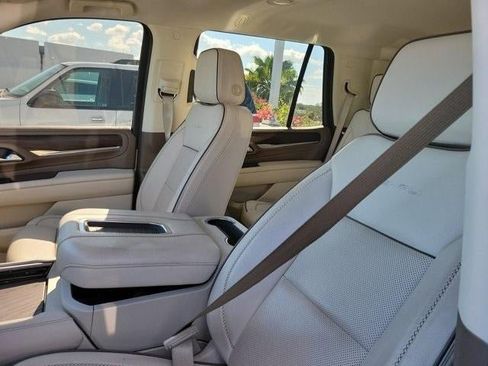 Used 2022 GMC Yukon Denali image 4