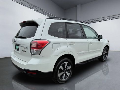 Used 2017 Subaru Forester 2.5i Premium AWD/4WD image 7