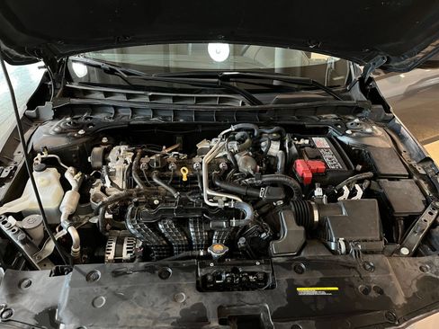 Used 2025 Nissan Altima 2.5 SV FWD image 31