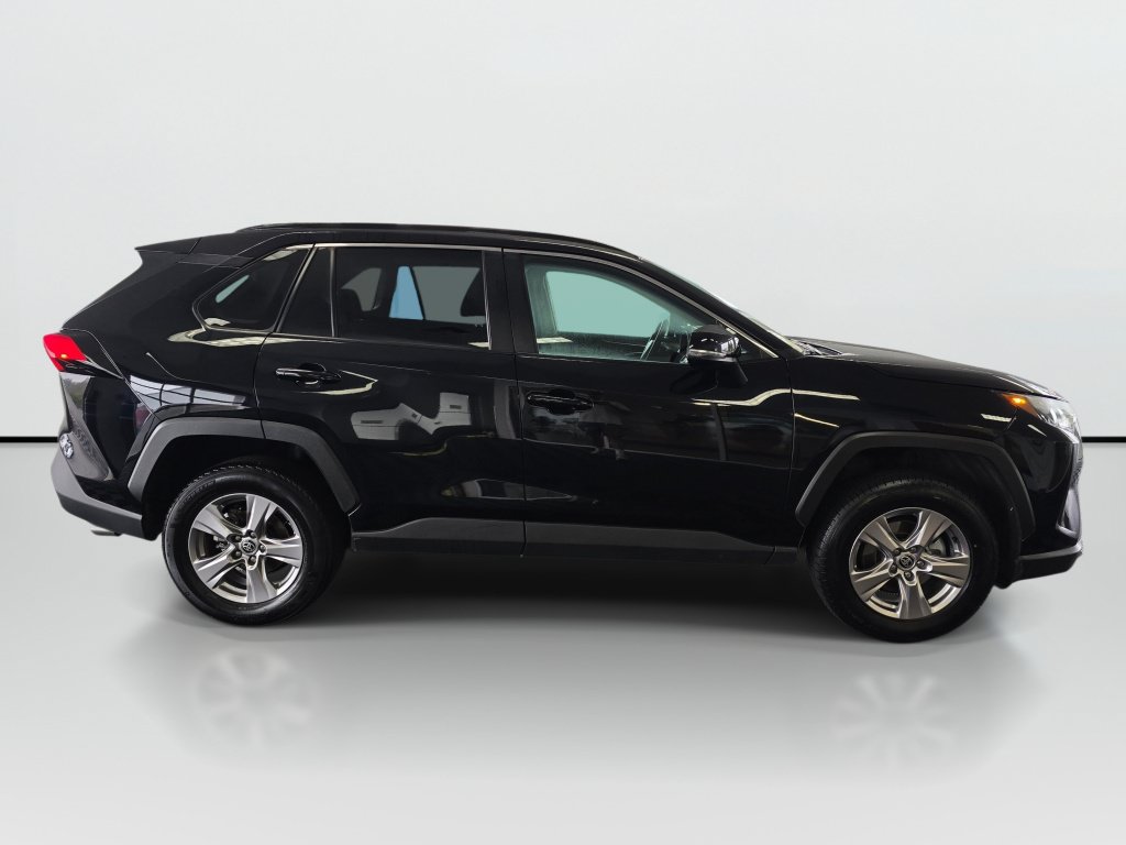 Used 2025 Toyota RAV4 XLE AWD/4WD image 6