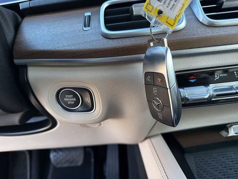 Used 2025 Mercedes-Benz GLE 350 4MATIC image 40