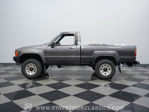 Used 1987 Toyota Pickup 4x4 Regular Cab image 2
