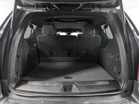 Used 2023 Chevrolet Suburban Premier AWD/4WD image 19
