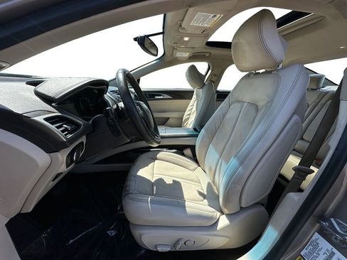 Used 2018 Lincoln MKZ Select w/ Select Plus Package AWD/4WD image 9