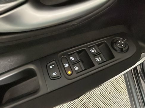 Used 2020 Jeep Renegade Latitude w/ Cold Weather Group AWD/4WD image 13