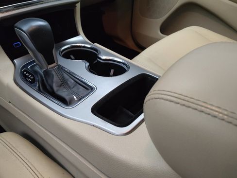 Used 2020 Jeep Grand Cherokee Limited RWD image 26