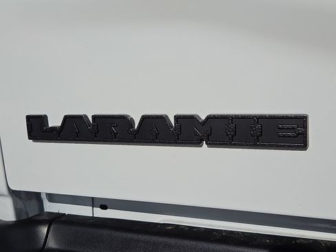 New 2026 RAM 2500 Laramie AWD/4WD image 9