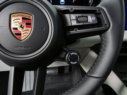 New 2026 Porsche Macan Electric RWD image 11