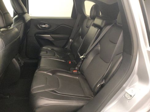 Used 2020 Jeep Cherokee Limited image 18