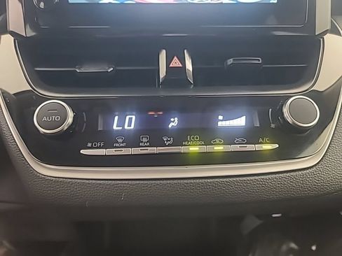 Used 2025 Toyota Corolla LE FWD image 34
