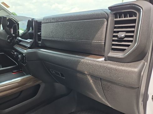 Used 2024 Chevrolet Silverado 2500 LT AWD/4WD image 89
