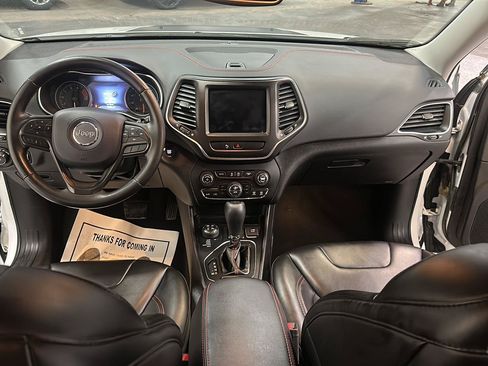 Used 2019 Jeep Cherokee Trailhawk w/ Cold Weather Group AWD/4WD image 28