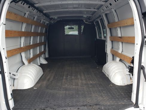 Used 2021 Chevrolet Express 2500 CARGO Full-size Cargo Van w/ Driver Convenience Package image 12