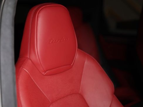 Used 2022 Porsche Cayenne Turbo image 29