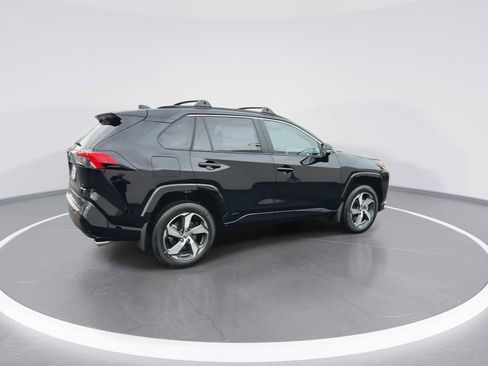 New 2025 Toyota RAV4 SE image 8