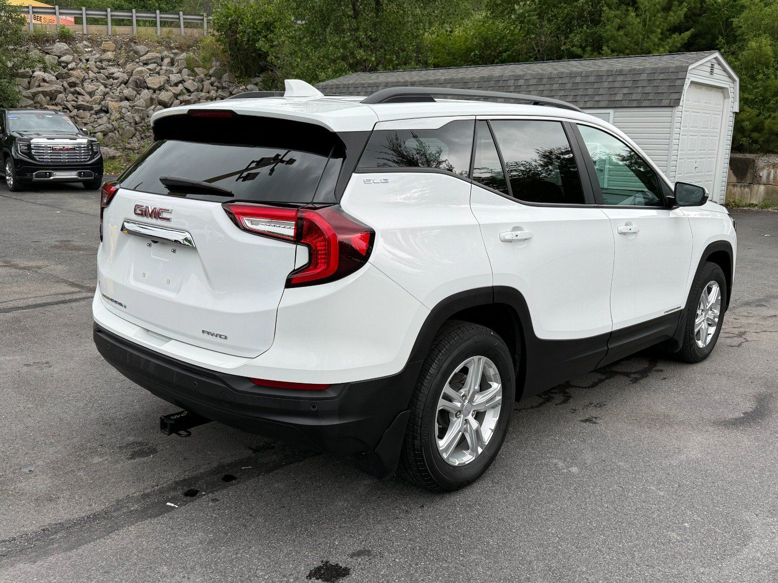 Certified 2024 GMC Terrain SLE w/ Driver Convenience Package AWD/4WD image 5