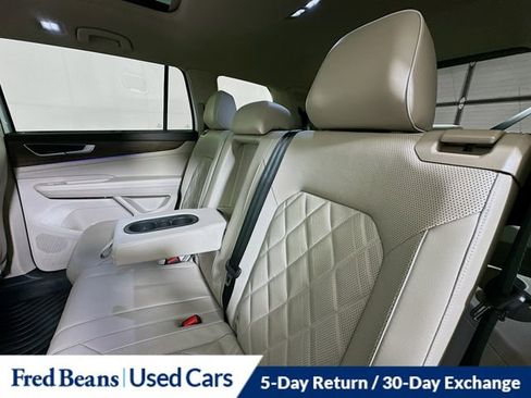 Used 2024 Volkswagen Atlas SEL Premium R-Line image 25