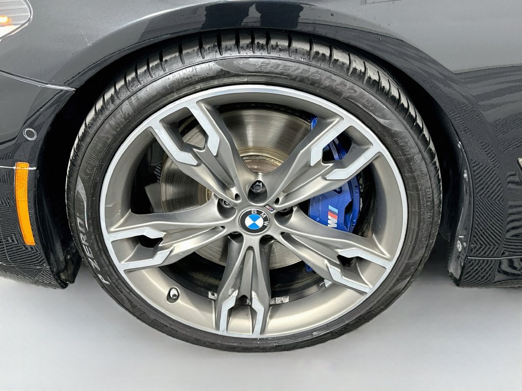 Used 2018 BMW M550i xDrive AWD/4WD image 32