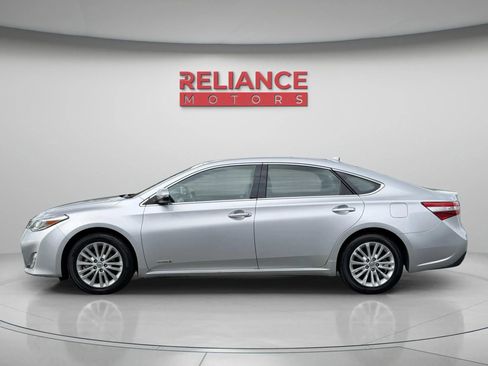 Used 2013 Toyota Avalon Limited FWD image 3