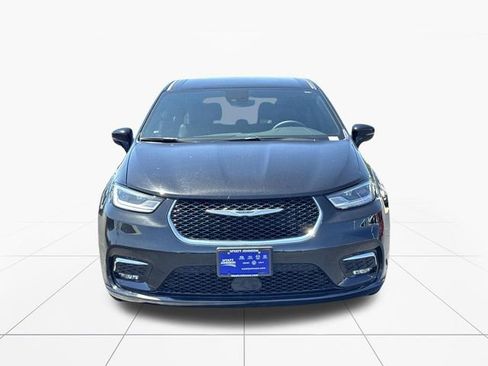 Used 2025 Chrysler Pacifica Select FWD image 9