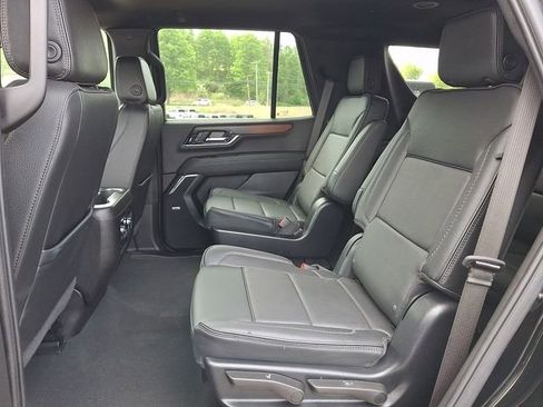 Used 2025 GMC Yukon Denali AWD/4WD image 17
