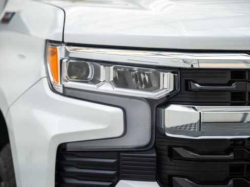 New 2026 Chevrolet Silverado 1500 LT w/ Z71 Off-Road Package AWD/4WD image 13