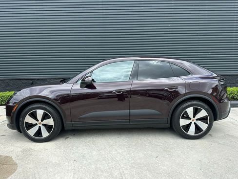 Certified 2025 Porsche Macan Electric RWD image 2